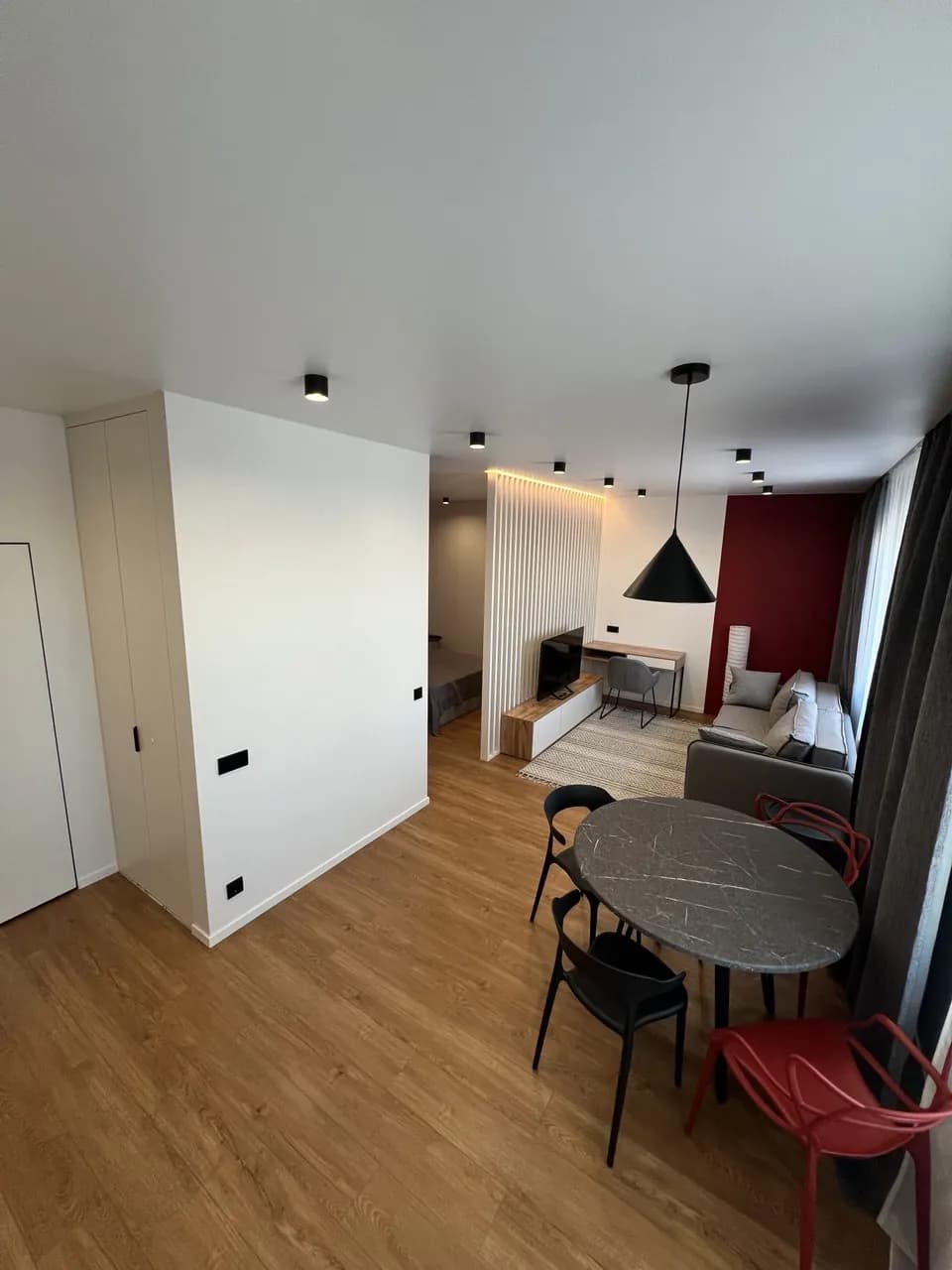 Обзор квартиры — кухня и гостиная